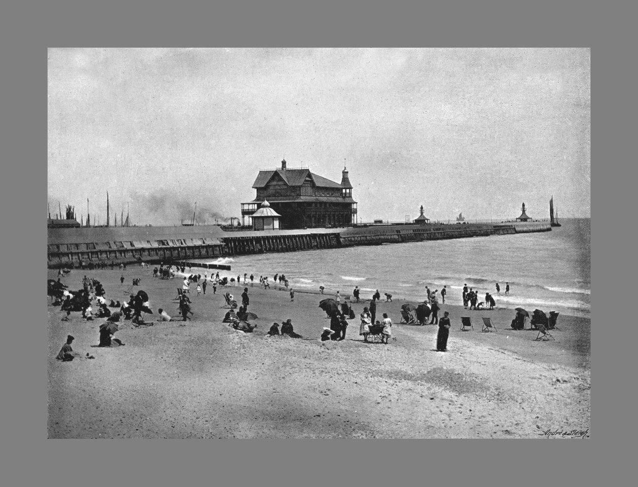 Pier, Lowestoft, c1900 tekijältä Walter Boughton
