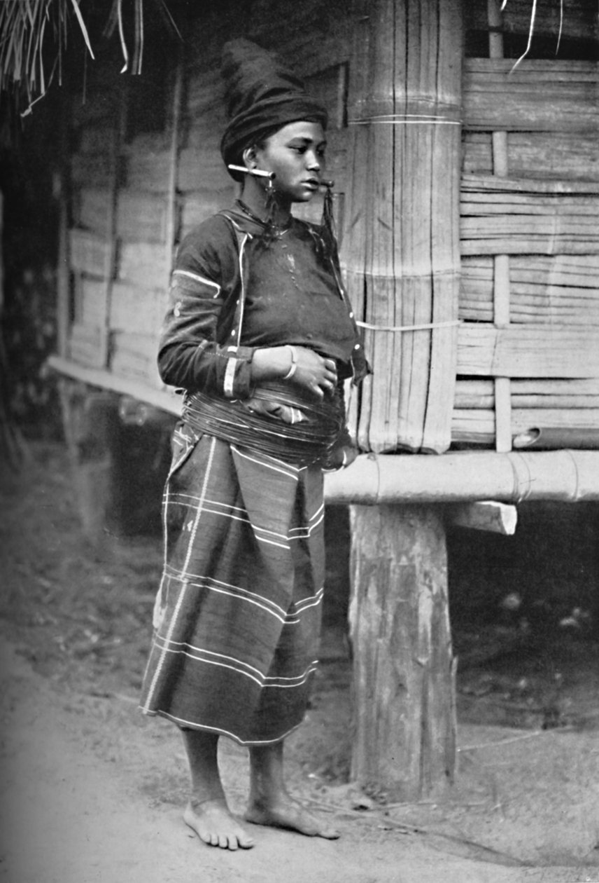 Kachin-nainen, 1902 tekijältä Watts and Skeen