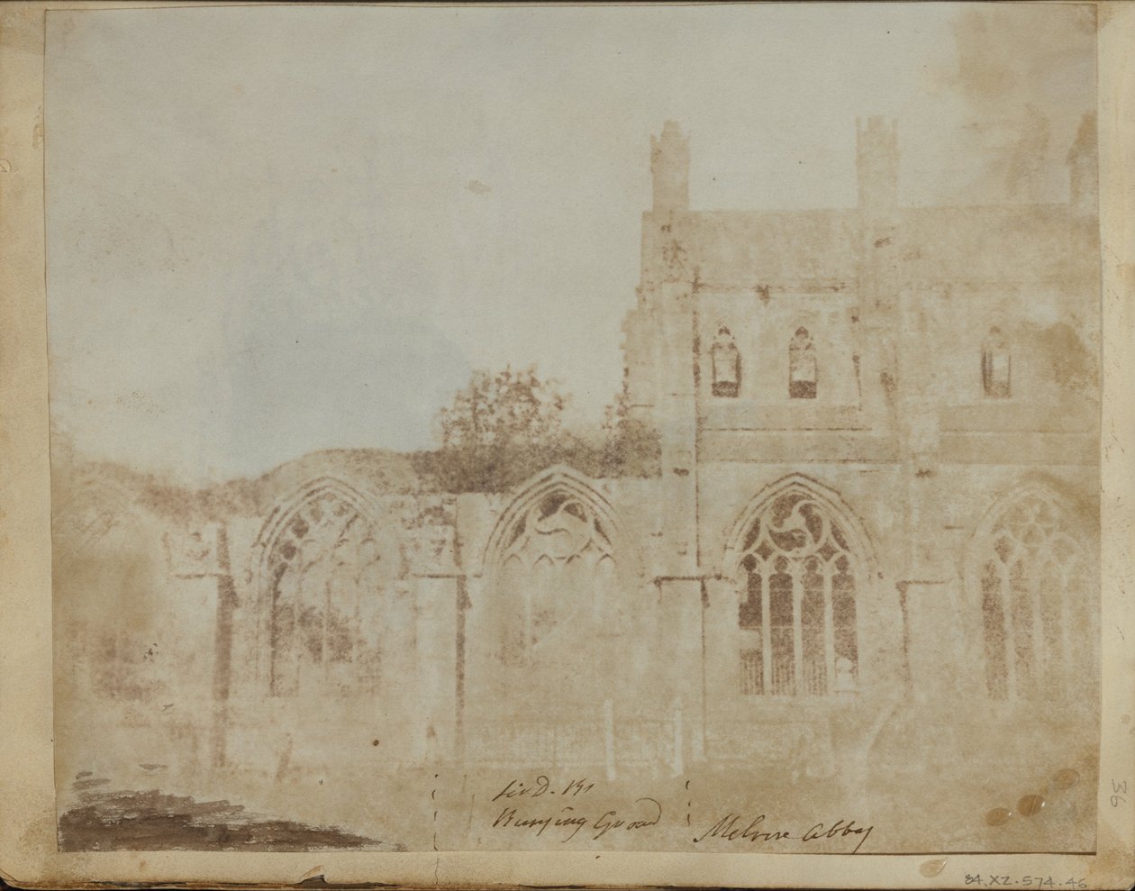 Melrose Abbey. tekijältä William Henry Fox Talbot