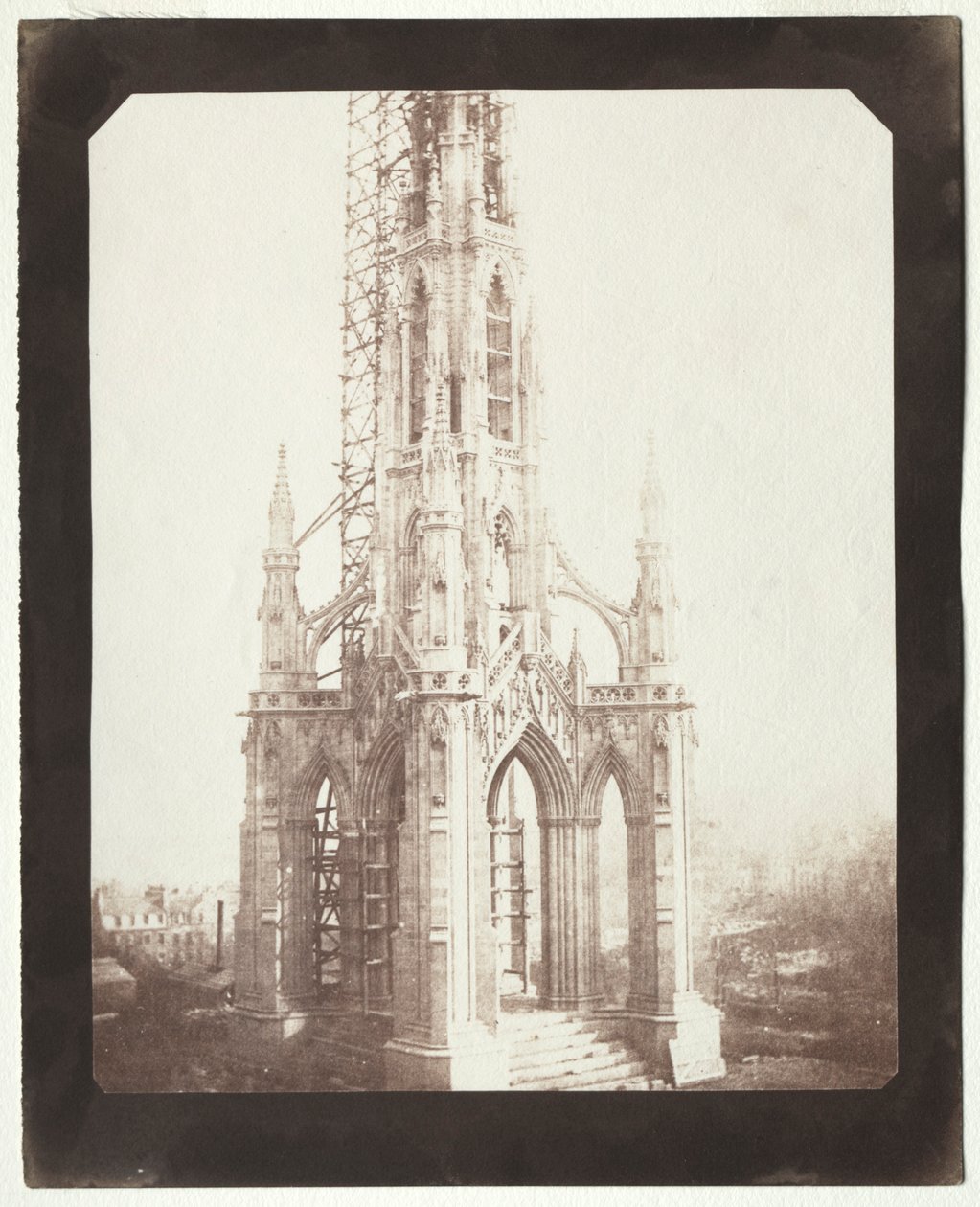 Scott-monumentti rakenteilla, 1844. tekijältä William Henry Fox Talbot