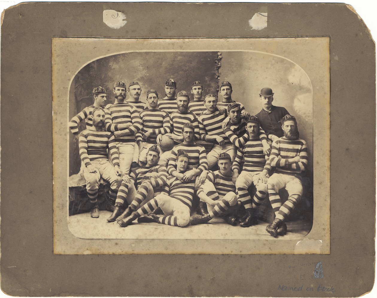 Auckland Touring Team, 1883 (gelatiinihopeaprintti) tekijältä Wrigglesworth and Binns