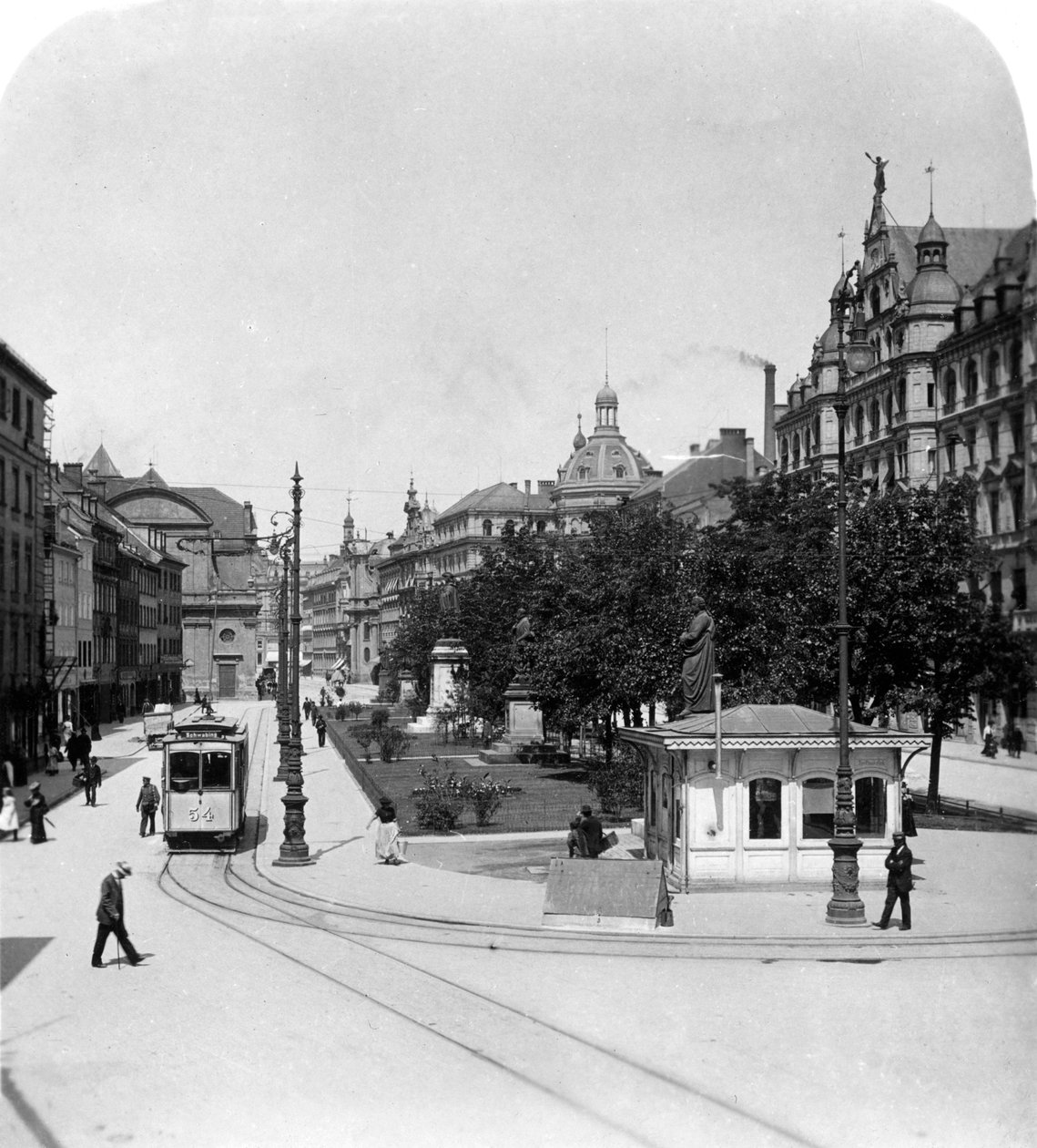Promenadeplatz Münchenissä, Saksassa, 1900-luku. tekijältä Wurthle and Sons