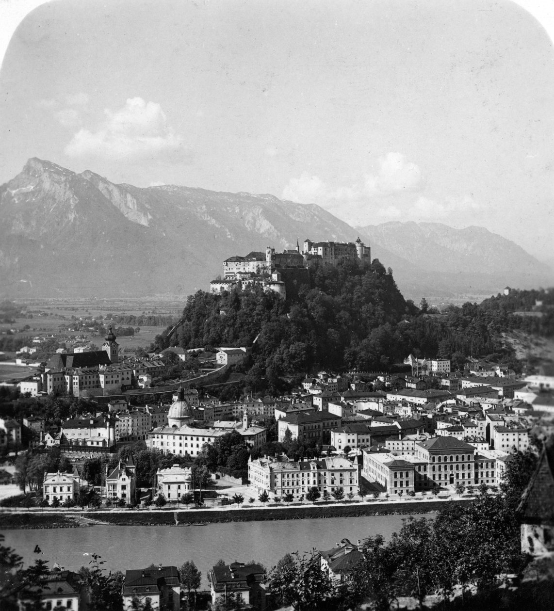 Kapuzinerberg, Salzburg, Itävalta, vuosi 1900 tekijältä Wurthle and Sons