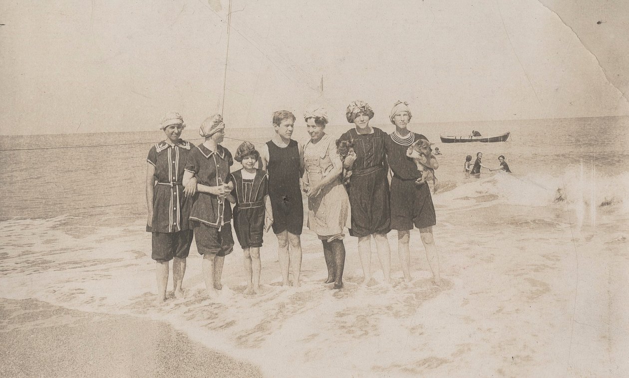 Uimajuhla, Houlgate, syyskuu 1911 (m/w kuva) tekijältä Hippolyte Lalaise Devéria