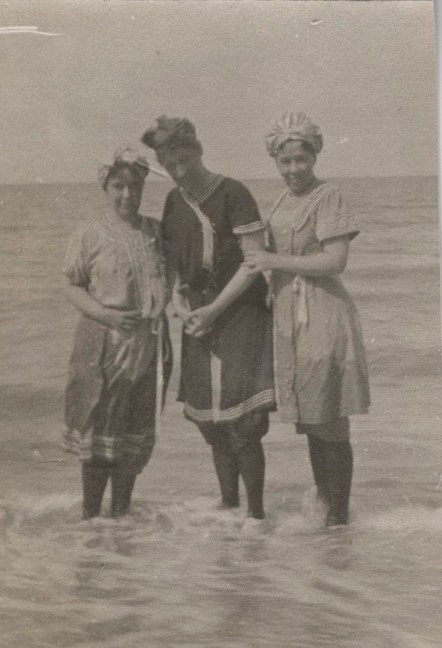Yksityiskohta, uimajuhla, Houlgate, syyskuu 1911 (m/v kuva) tekijältä Hippolyte Lalaise Devéria