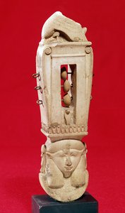 Sistrum, Saite-kausi (kalkkikivi)