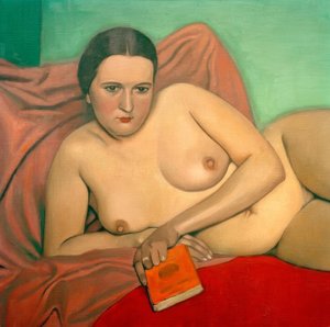 Femme nue rentant un livre