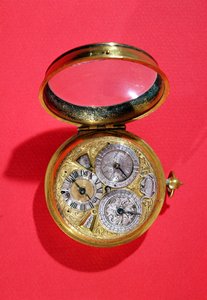Kalenterikello, n. 1690 (kullattua messinkiä)