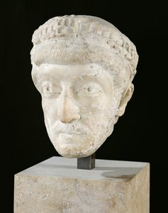 Keisari Theodosius II:n (408-450) pää (marmori).