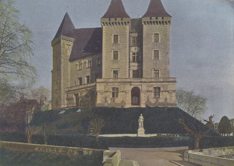 Pau, Le Chateau (värillinen kuva) tekijältä (after) French Photographer