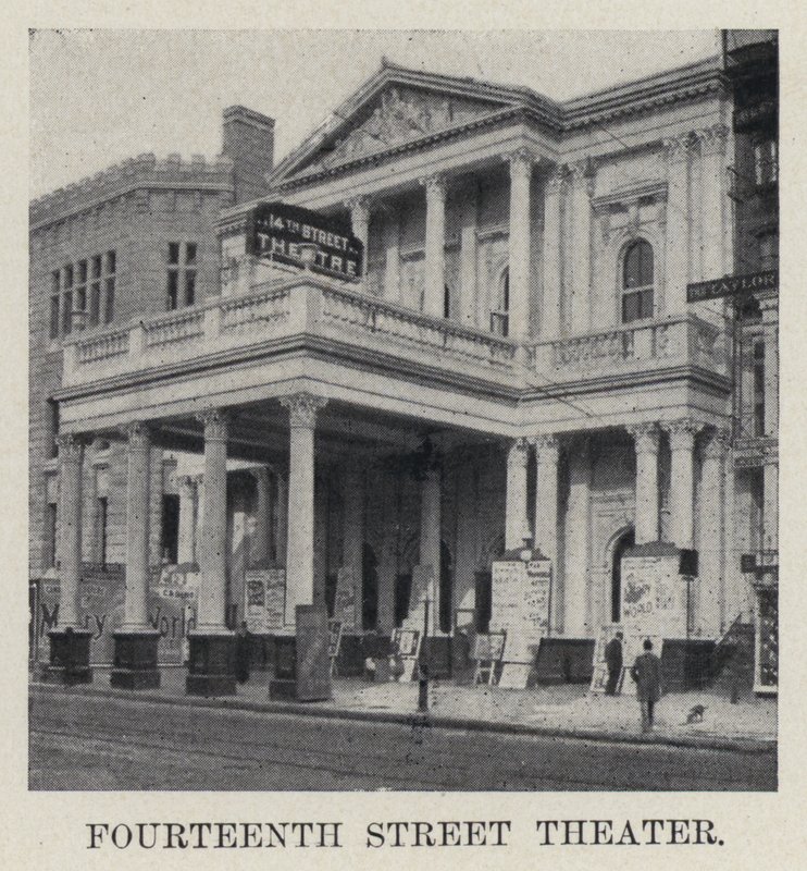 Fourteenth Street Theatre (m/w kuva) tekijältä American Photographer