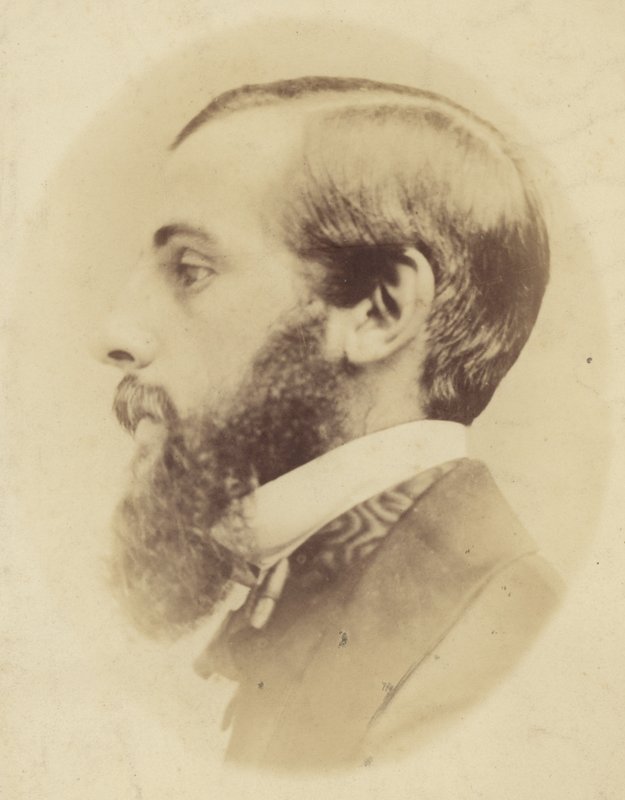 Arthur Evershed tekijältä English Photographer