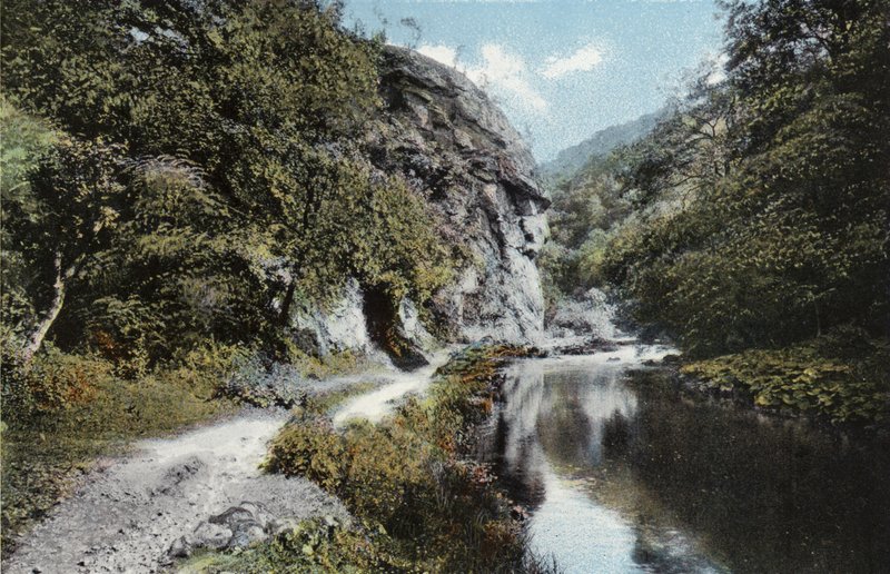 Dovedale, Leijonakasvoinen kallio tekijältä English Photographer