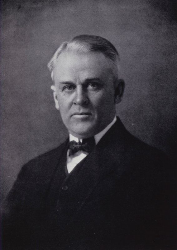 Dr R A Millikan (m/w kuva) tekijältä English Photographer