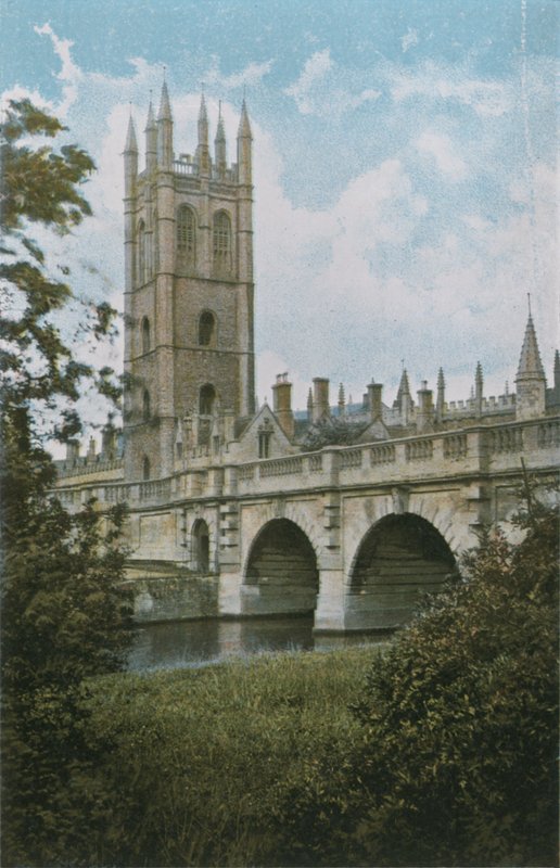 Magdalen College ja Bridge tekijältä English Photographer