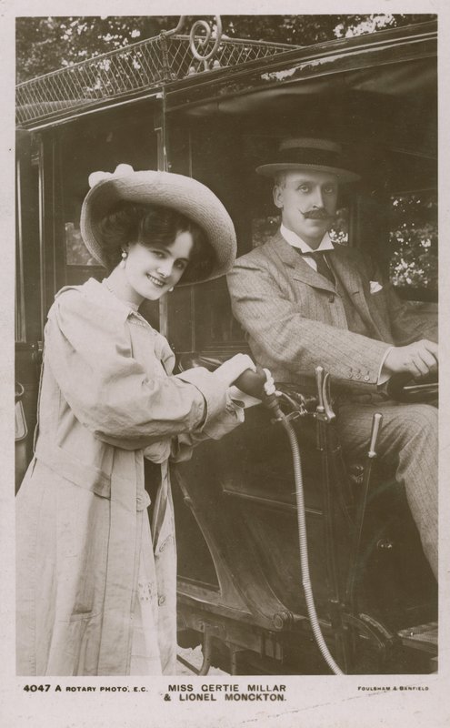 Neiti Gertie Millar ja Lionel Monckton tekijältä English Photographer