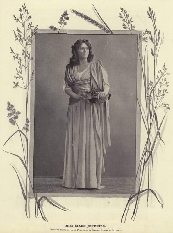 Neiti Maud Jeffries tekijältä English Photographer