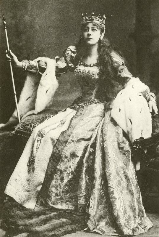 Miss Violet Vanbrugh hahmona Anne Boleyn (syväpaino) tekijältä English Photographer