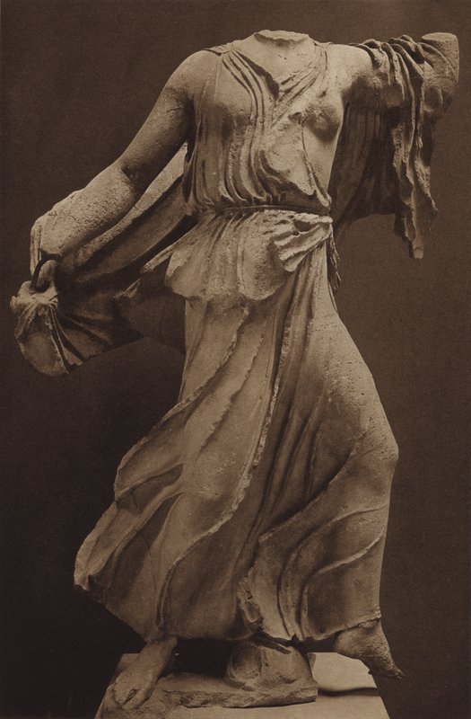 Nereid (s/w-kuva) tekijältä English Photographer