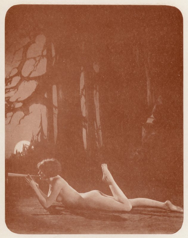 Nudistista taidetta: Pan