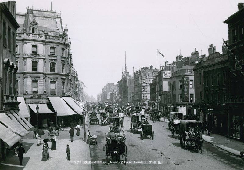 Oxford Street, Lontoo, katsot itään tekijältä English Photographer