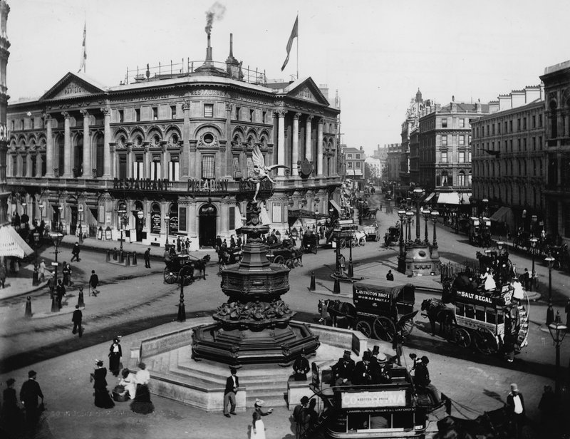 Piccadilly Circus, Lontoo tekijältä English Photographer
