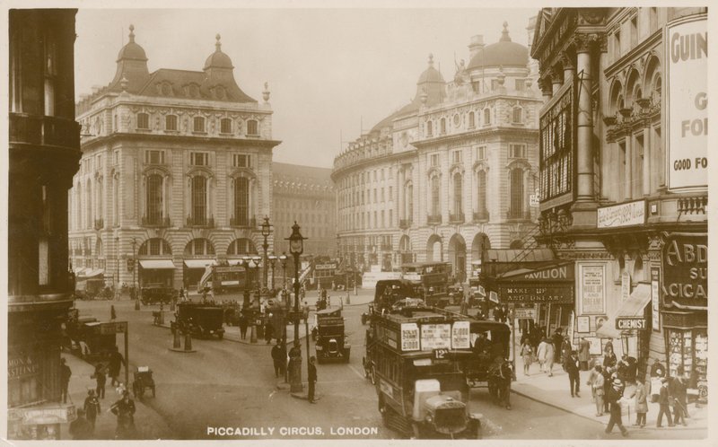 Piccadilly Circus, Lontoo tekijältä English Photographer