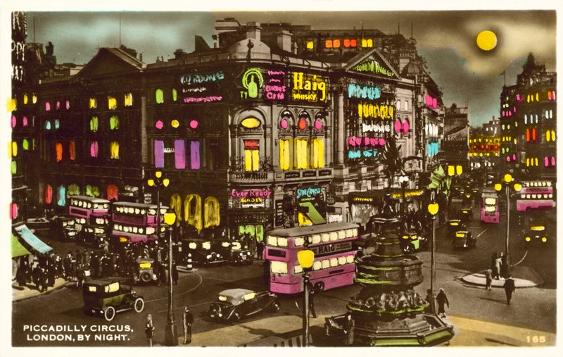 Piccadilly Circus, Lontoo, yöllä (kuva) tekijältä English Photographer