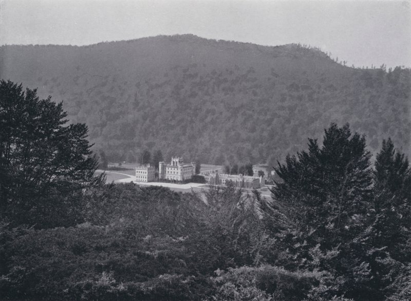Skotlanti: Taymouth Castle (m/w kuva) tekijältä English Photographer