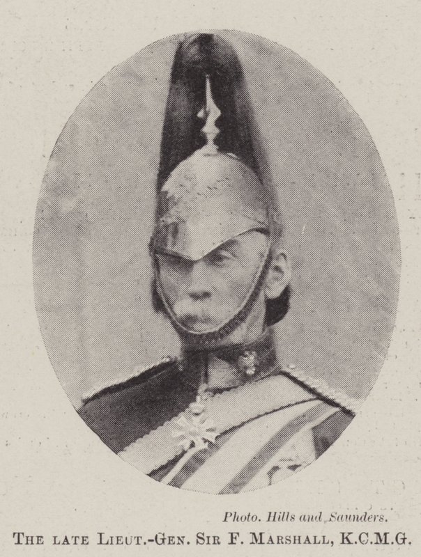 Edesmennyt kenraaliluutnantti Sir F Marshall, KCMG tekijältä English Photographer