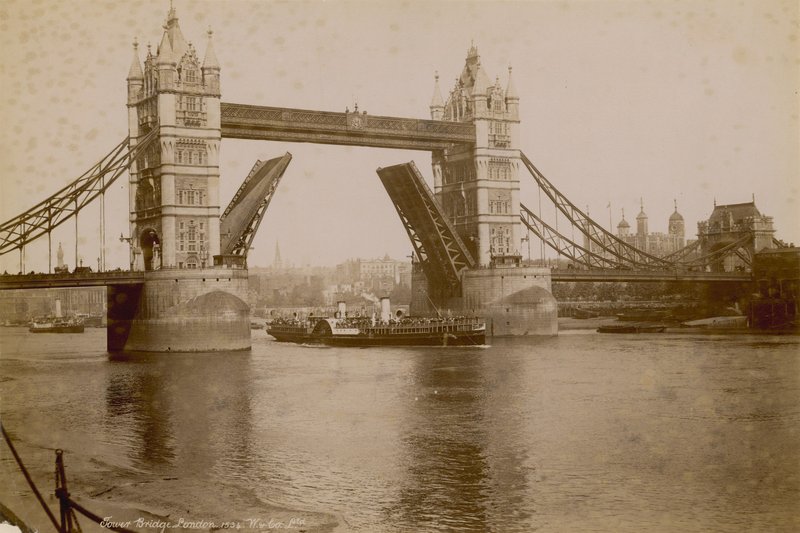 Tower Bridge, Lontoo tekijältä English Photographer