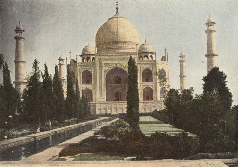 Agra, Tady Mahal ja suihkulähde tekijältä European Photographer