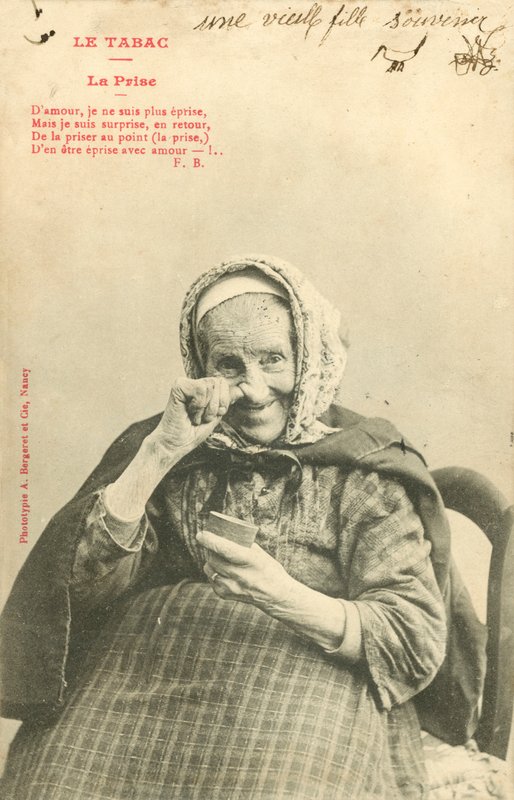 Vanha nainen ottaa nuuskaa tekijältä French Photographer