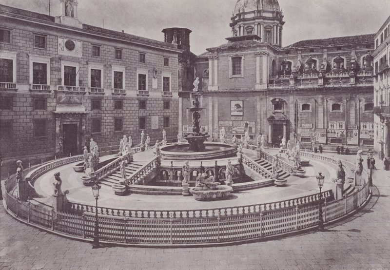 Italia: Palermo, Piazza Pretoria (m/w kuva) tekijältä Italian Photographer