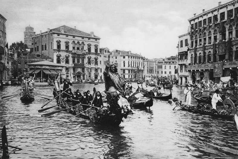 Venetsia, Canal Grande juhlimassa (b/w kuva) tekijältä Italian Photographer