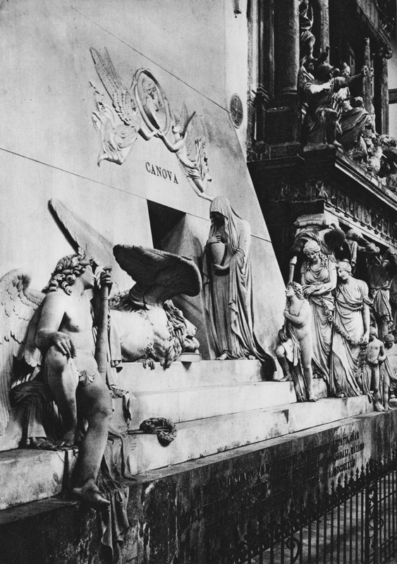 Venetsia, Monumento a Canova (valkoinen kuva) tekijältä Italian Photographer