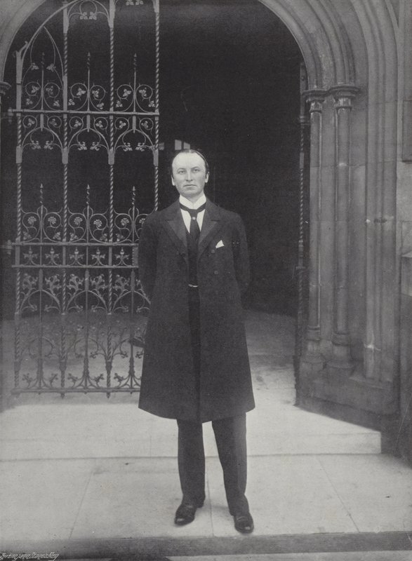 Lordi Curzon tekijältä J. Benjamin Stone