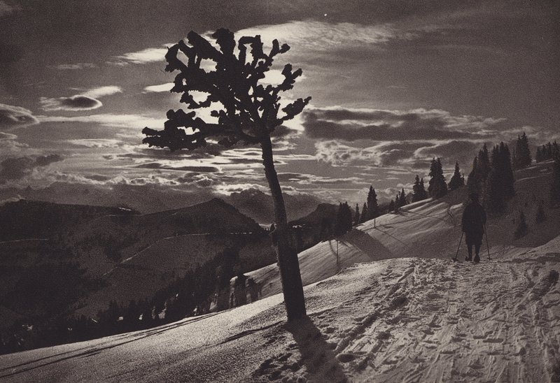 Rigi Kaltbad, kuutamo yö talvella (b/w kuva) tekijältä Jean Gaberell