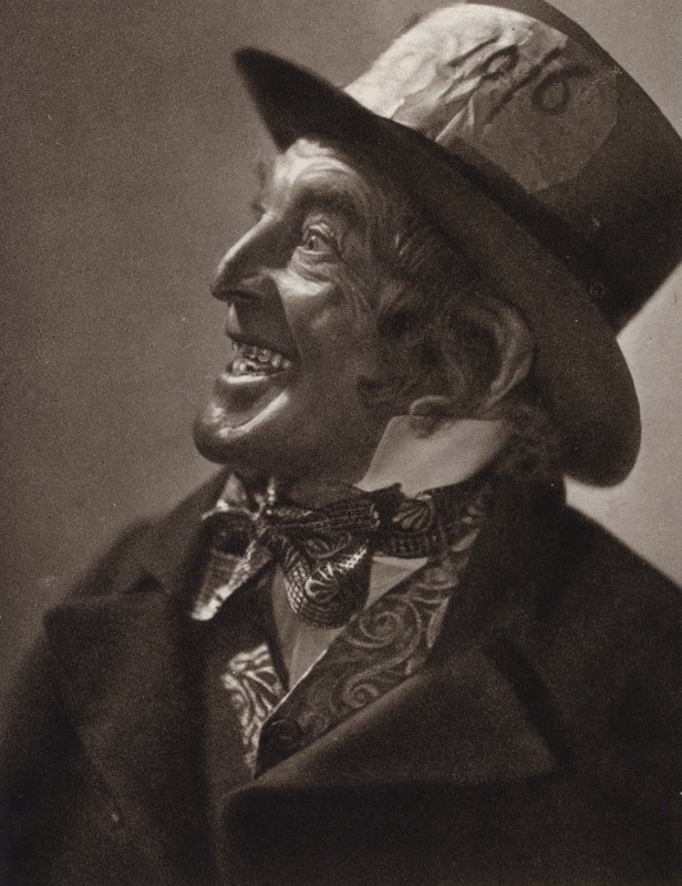 Hullu hatuntekijä (s/w valokuva) tekijältä Julian Augustus Romaine Smith
