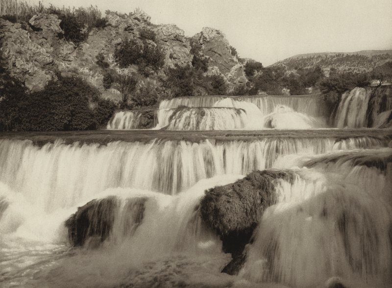 Jugoslavia: Krka Falls (m/w kuva) tekijältä Kurt Hielscher