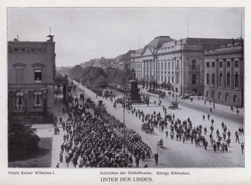 Berliini: Unter den Linden (m/w kuva) tekijältä Photographer German