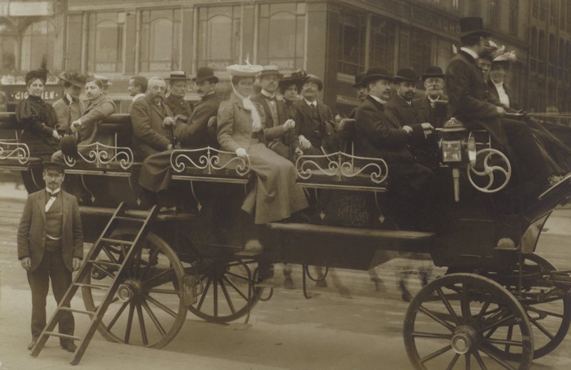 Charabanc, Berliini (m/w kuva) tekijältä Photographer German