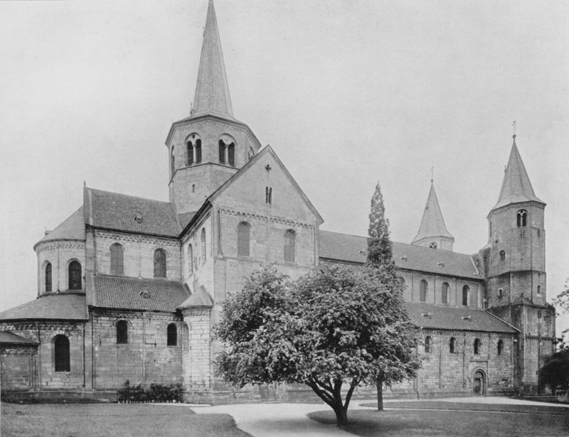 Godehardikirche (m/w kuva) tekijältä Photographer German