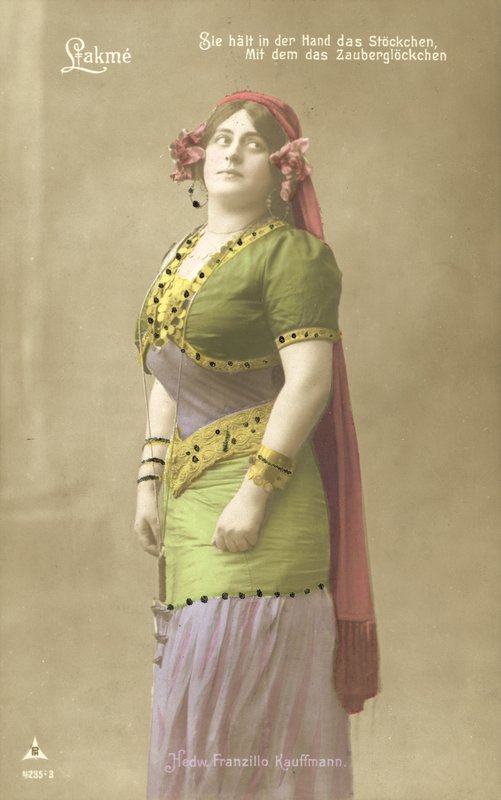 Hedwig Franzillo Kauffman Lakmena (värikuva) tekijältä Photographer German