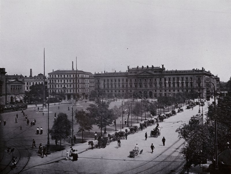 Leipzig: Augustusplatz (m/w kuva) tekijältä Photographer German