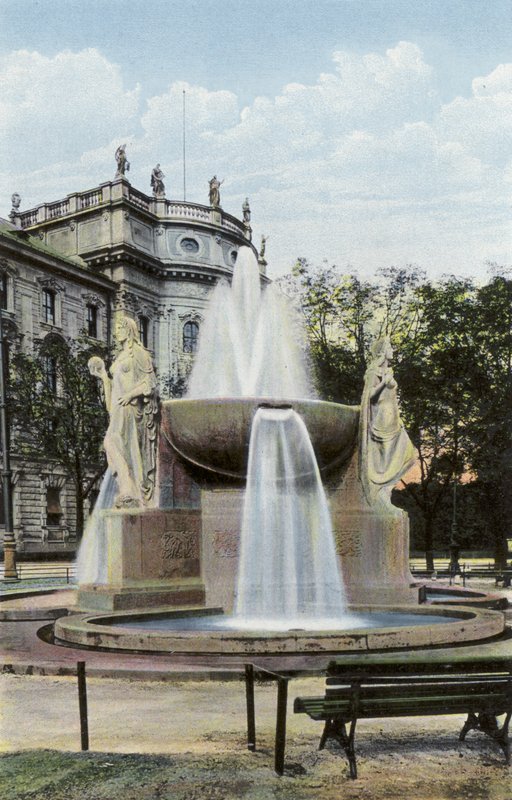 München/München: Norn Fountain (kuva) tekijältä Photographer German