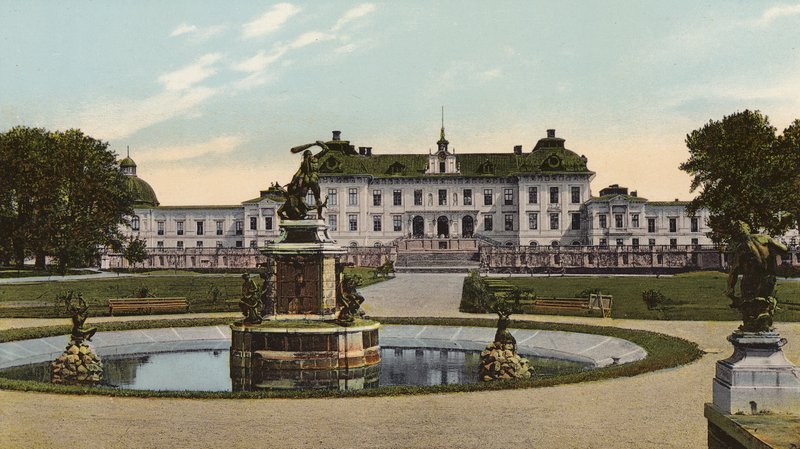 Tukholma: Drottningholmin palatsi (värillinen kuva) tekijältä Swedish Photographer